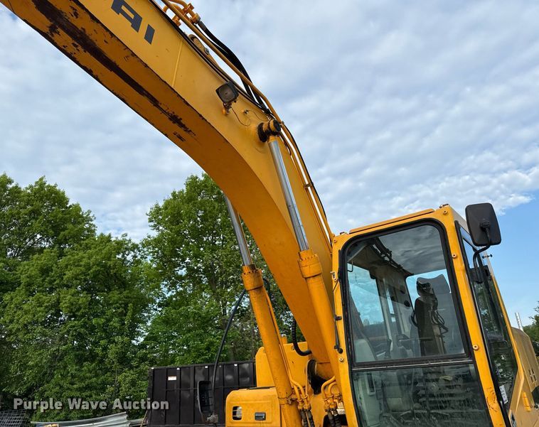 image for item DS4285 2005 Hyundia 210LC-7 excavator