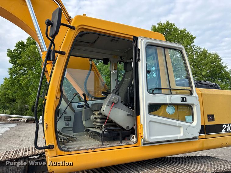 image for item DS4285 2005 Hyundia 210LC-7 excavator