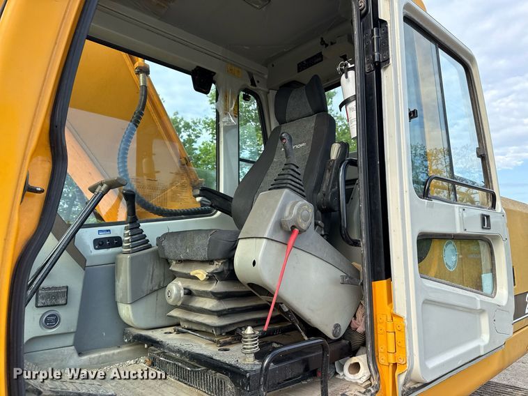 image for item DS4285 2005 Hyundia 210LC-7 excavator