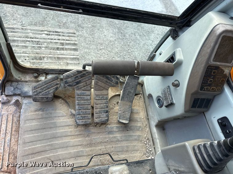 image for item DS4285 2005 Hyundia 210LC-7 excavator