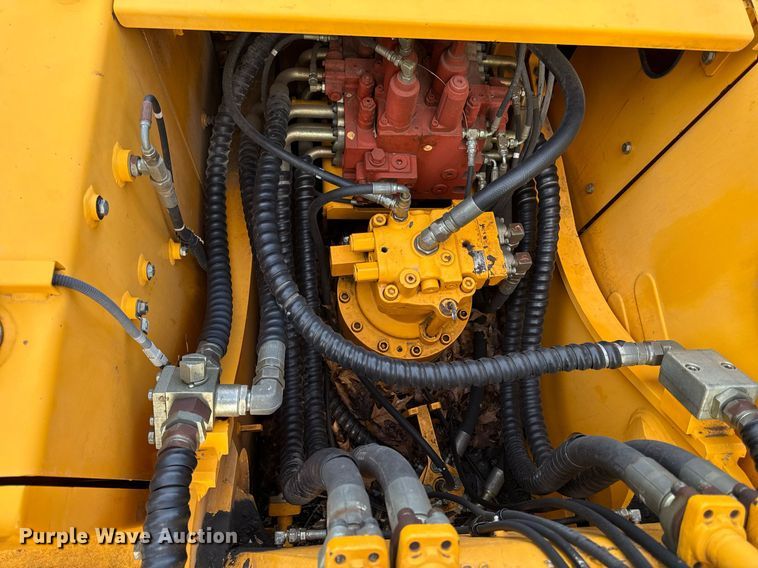 image for item DS4285 2005 Hyundia 210LC-7 excavator