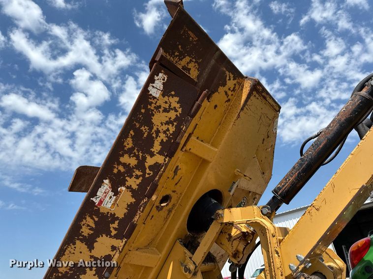 image for item DS4288 2016 John Deere 6110M MFWD tractor