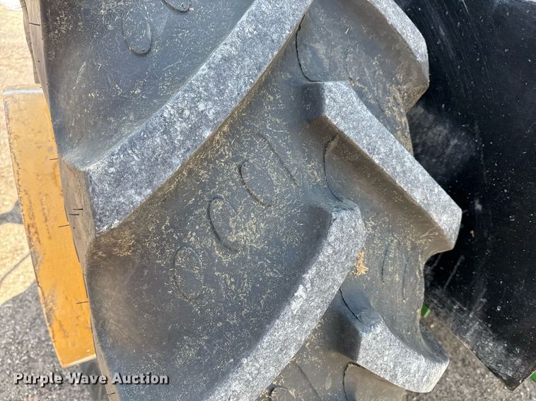 image for item DS4288 2016 John Deere 6110M MFWD tractor