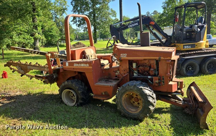 image for item DT4864 1985 Ditch Witch 4010 trencher