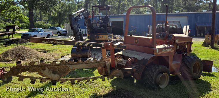image for item DT4864 1985 Ditch Witch 4010 trencher