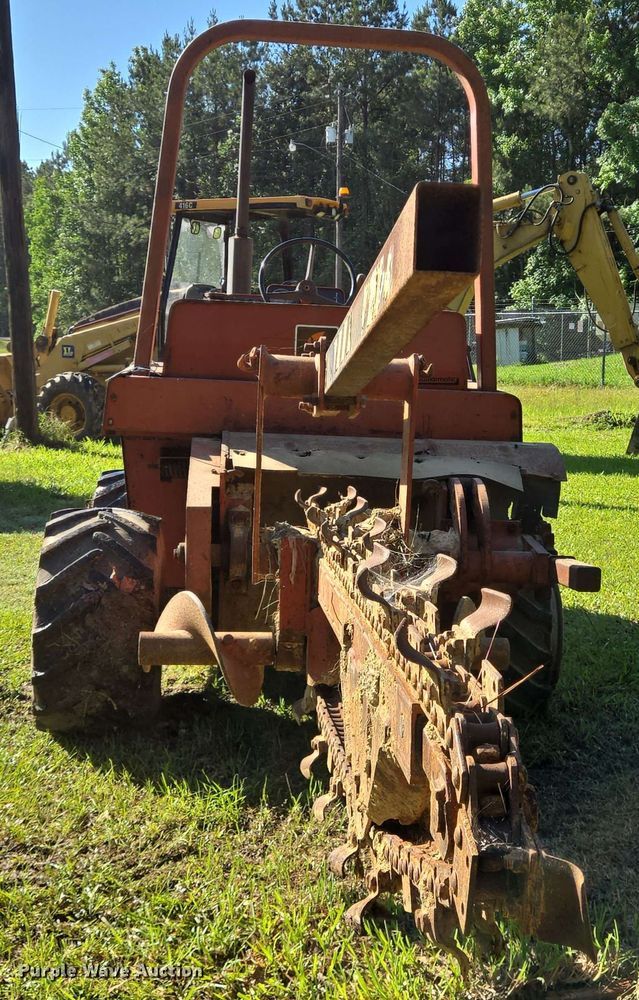 image for item DT4864 1985 Ditch Witch 4010 trencher
