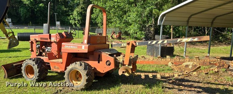 image for item DT4864 1985 Ditch Witch 4010 trencher
