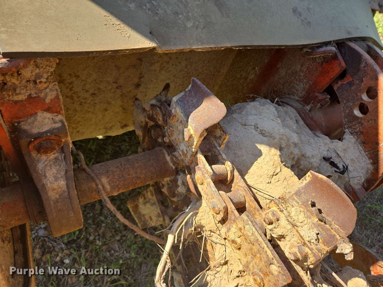 image for item DT4864 1985 Ditch Witch 4010 trencher