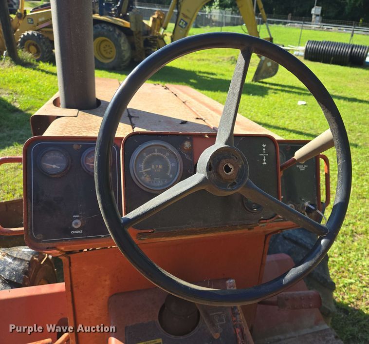image for item DT4864 1985 Ditch Witch 4010 trencher