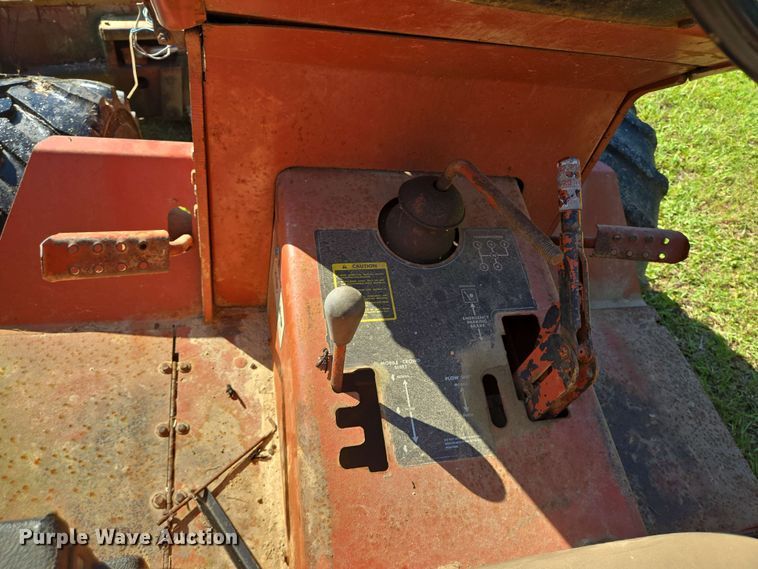 image for item DT4864 1985 Ditch Witch 4010 trencher