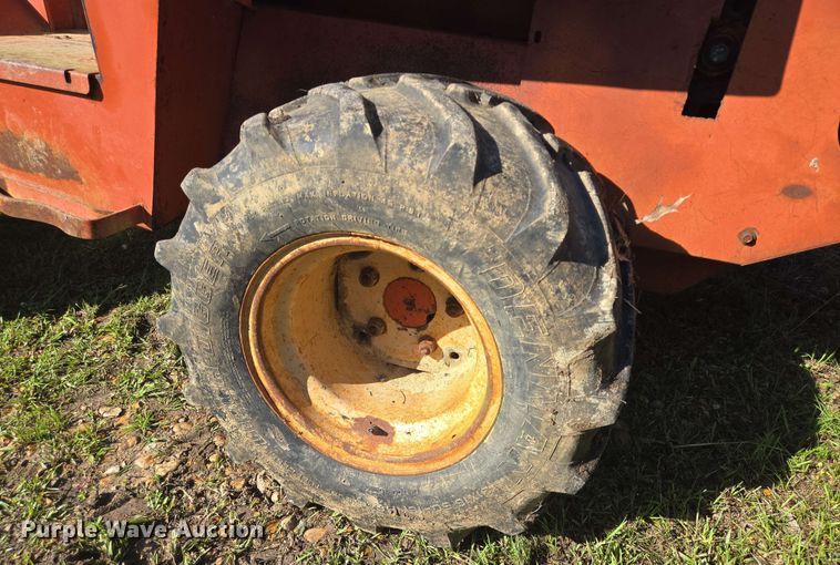 image for item DT4864 1985 Ditch Witch 4010 trencher