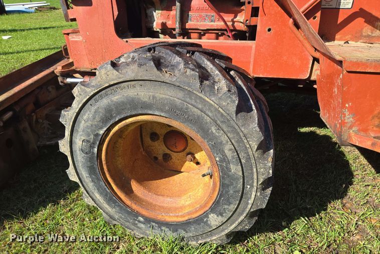 image for item DT4864 1985 Ditch Witch 4010 trencher