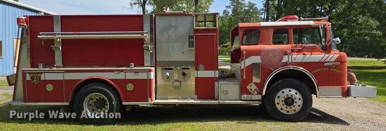 image for item DT4865 1982 Ford C8000 pumper fire truck