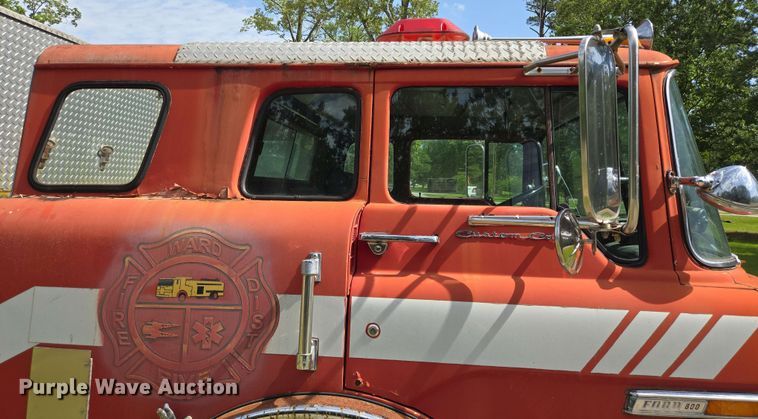 image for item DT4865 1982 Ford C8000 pumper fire truck