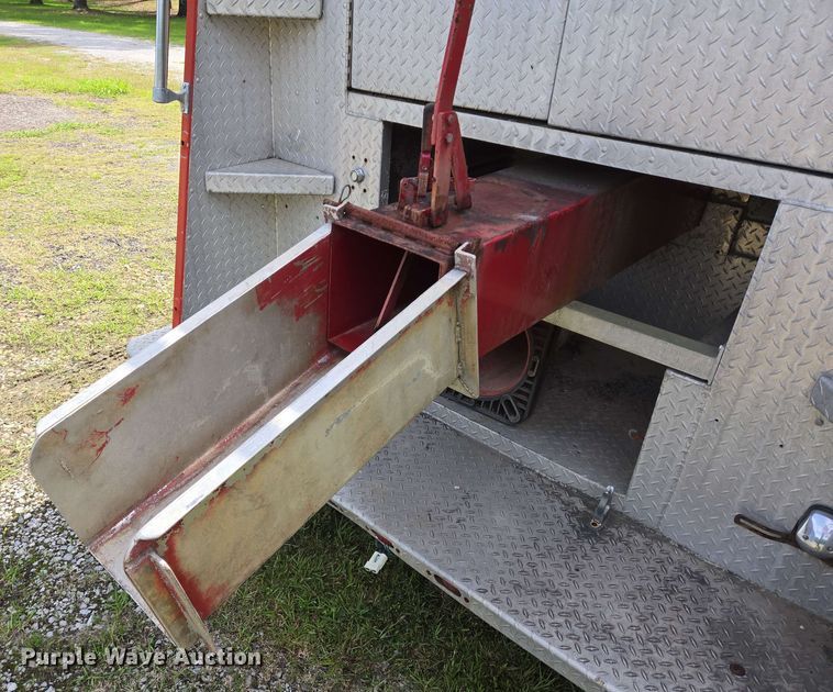 image for item DT4865 1982 Ford C8000 pumper fire truck