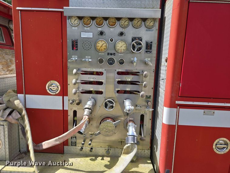 image for item DT4865 1982 Ford C8000 pumper fire truck