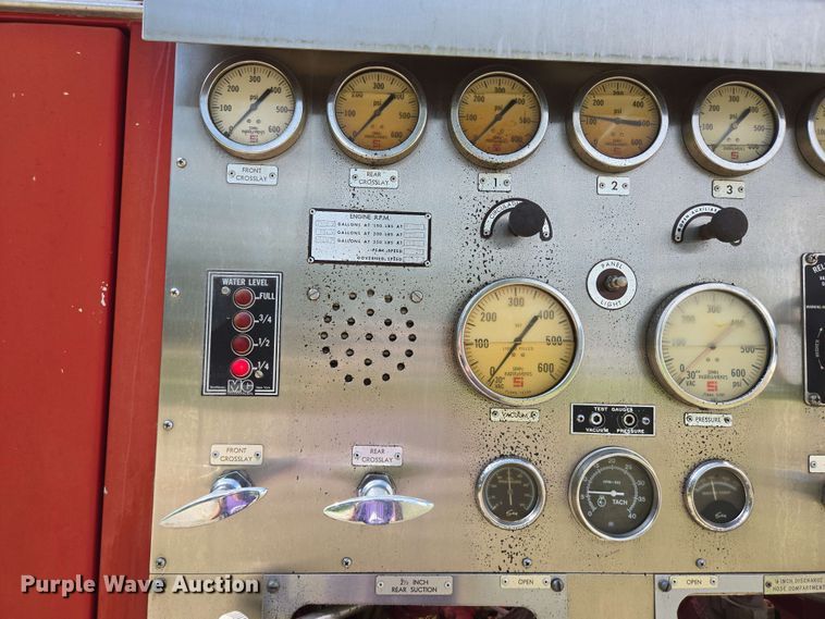 image for item DT4865 1982 Ford C8000 pumper fire truck