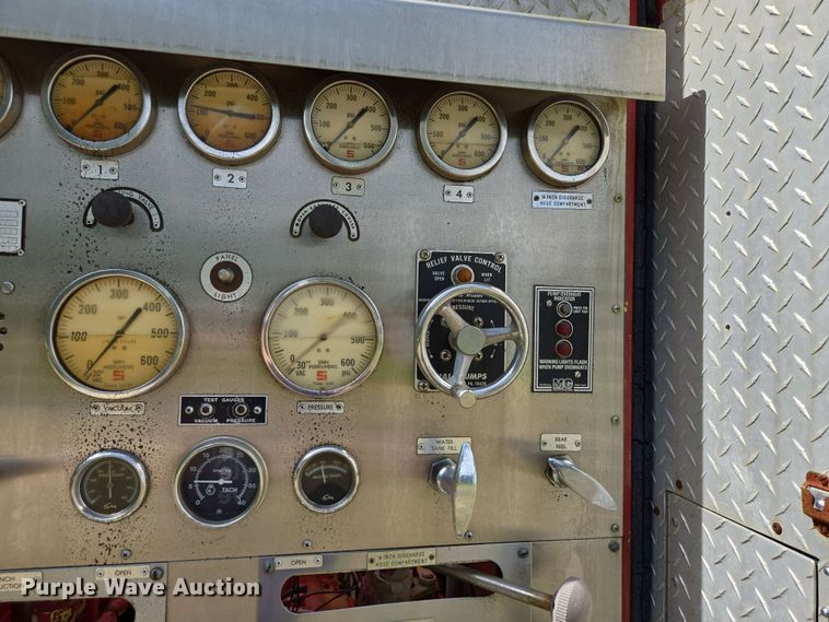 image for item DT4865 1982 Ford C8000 pumper fire truck