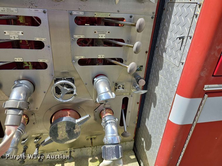 image for item DT4865 1982 Ford C8000 pumper fire truck