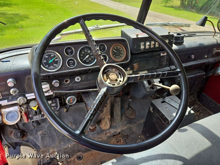 image for item DT4865 1982 Ford C8000 pumper fire truck