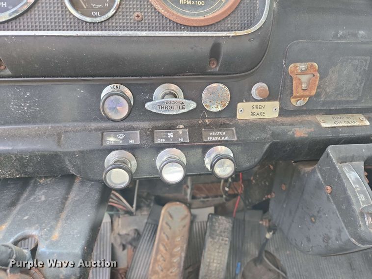 image for item DT4865 1982 Ford C8000 pumper fire truck