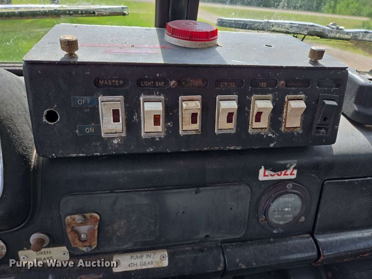 image for item DT4865 1982 Ford C8000 pumper fire truck