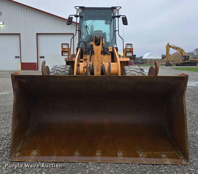 image for item DT6814 2000 Case 621C wheel loader