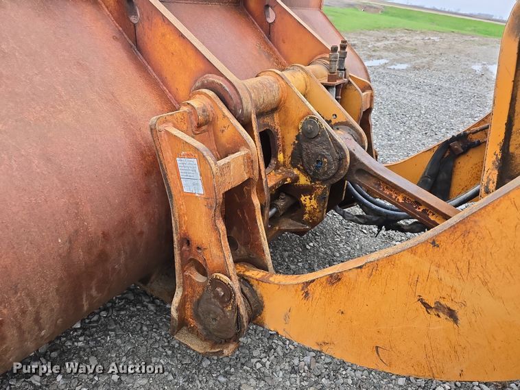 image for item DT6814 2000 Case 621C wheel loader