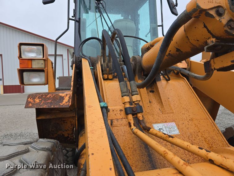 image for item DT6814 2000 Case 621C wheel loader