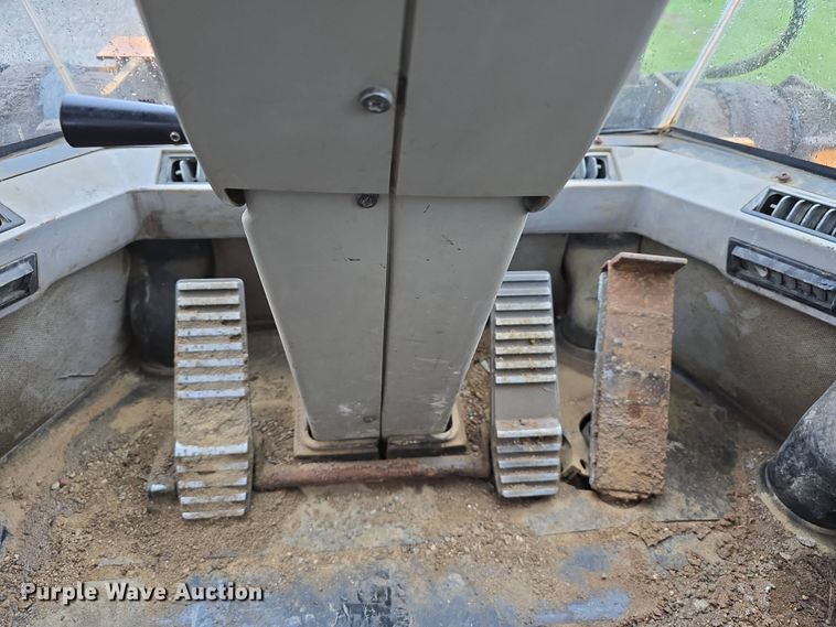 image for item DT6814 2000 Case 621C wheel loader