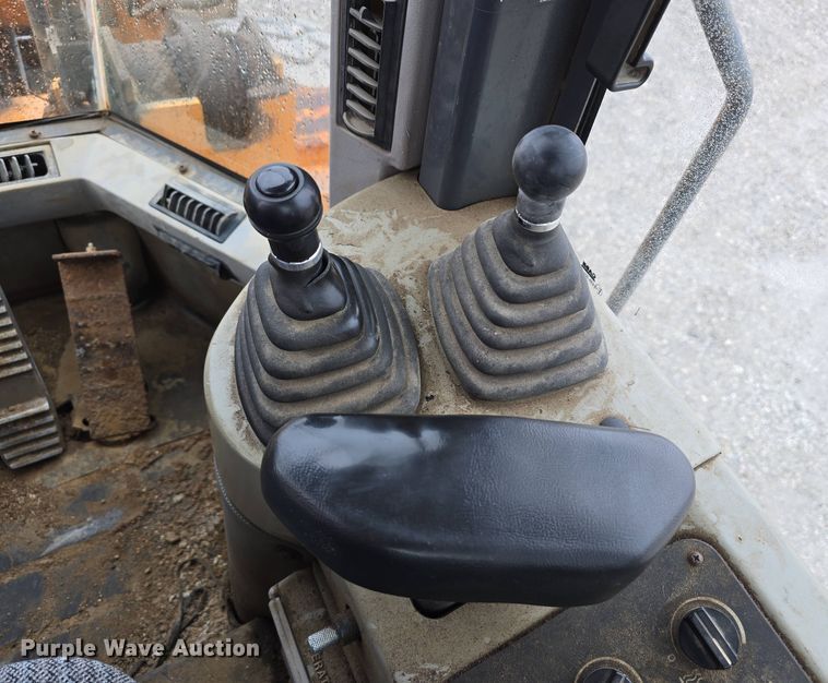 image for item DT6814 2000 Case 621C wheel loader