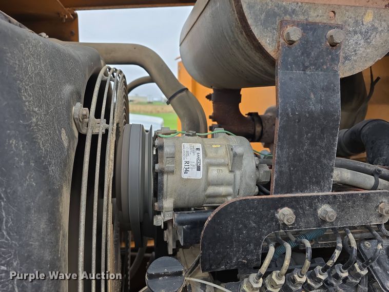 image for item DT6814 2000 Case 621C wheel loader