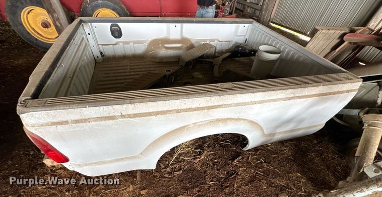 image for item DU9001 Ford F250 pickup truck bed
