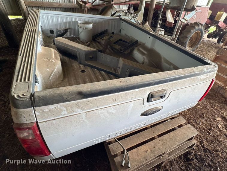 image for item DU9001 Ford F250 pickup truck bed