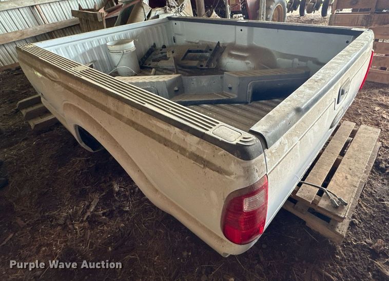 image for item DU9001 Ford F250 pickup truck bed