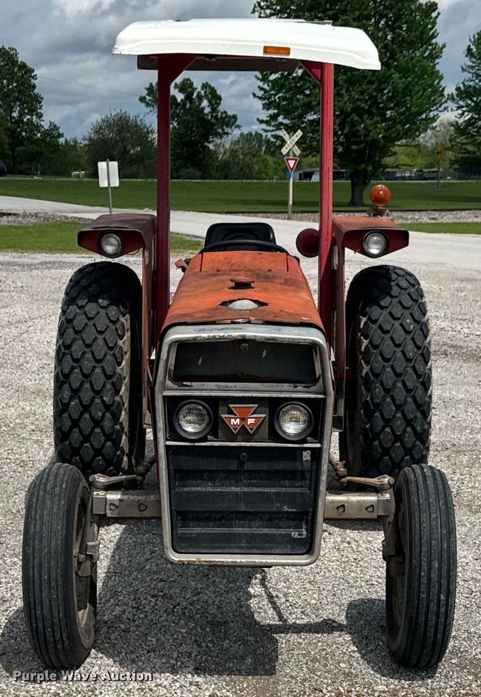image for item DU9003 1975 Massey Ferguson 235 tractor