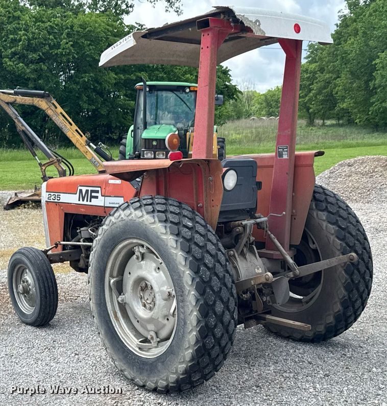 image for item DU9003 1975 Massey Ferguson 235 tractor