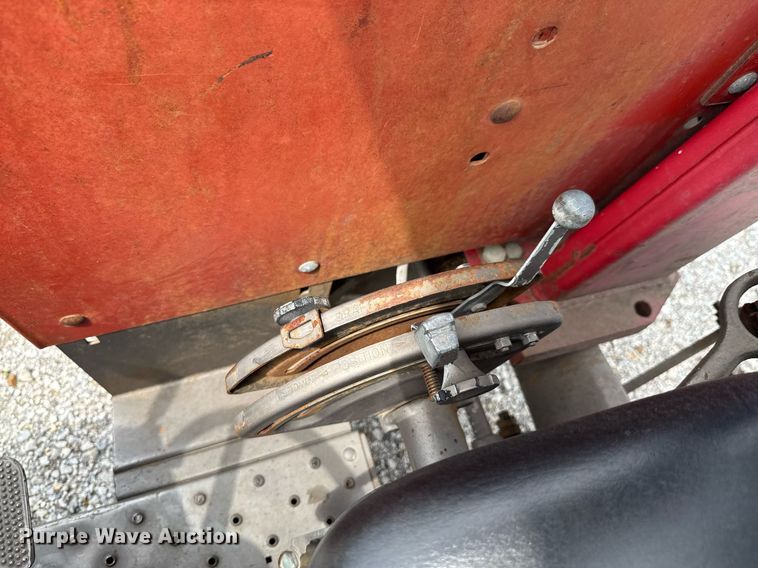 image for item DU9003 1975 Massey Ferguson 235 tractor