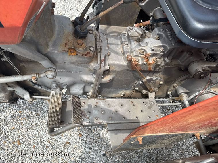 image for item DU9003 1975 Massey Ferguson 235 tractor
