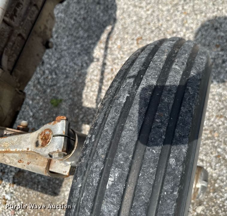 image for item DU9003 1975 Massey Ferguson 235 tractor