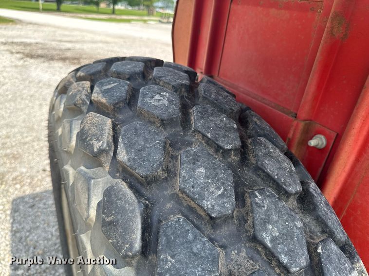 image for item DU9003 1975 Massey Ferguson 235 tractor