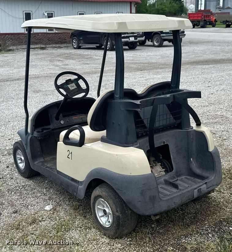 image for item DU9006 2006 Club Car Precedent Professional golf cart