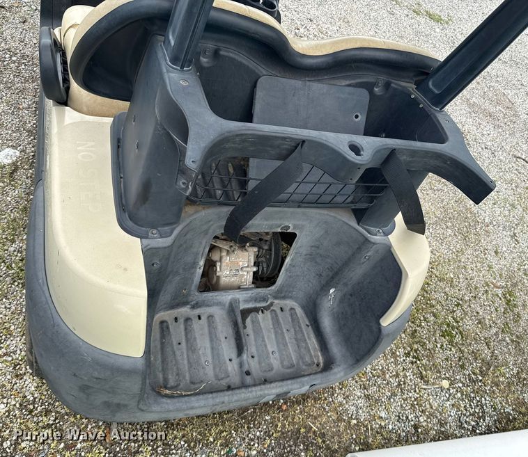 image for item DU9006 2006 Club Car Precedent Professional golf cart