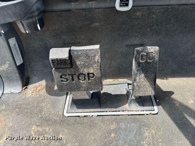 image for item DU9007 2006 Club Car Precedent Professional golf cart