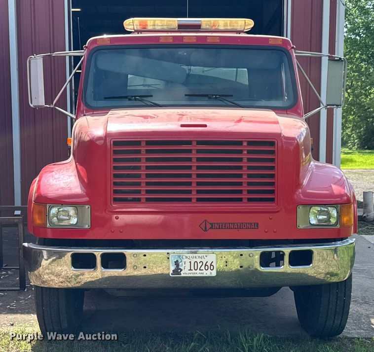 image for item DU9017 1997 International 4700 water truck