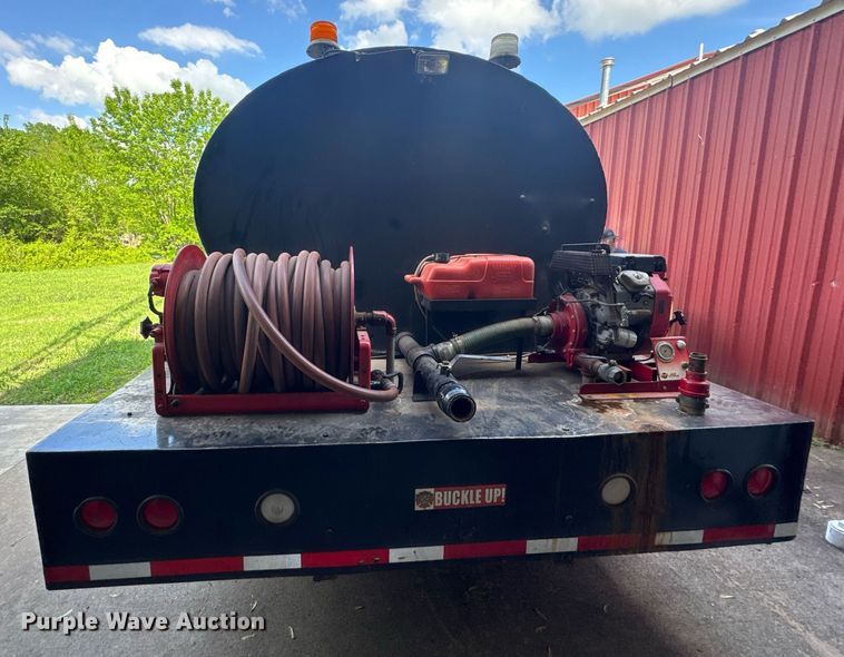 image for item DU9017 1997 International 4700 water truck