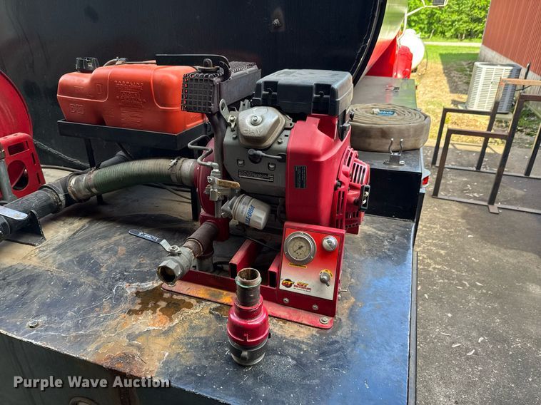 image for item DU9017 1997 International 4700 water truck