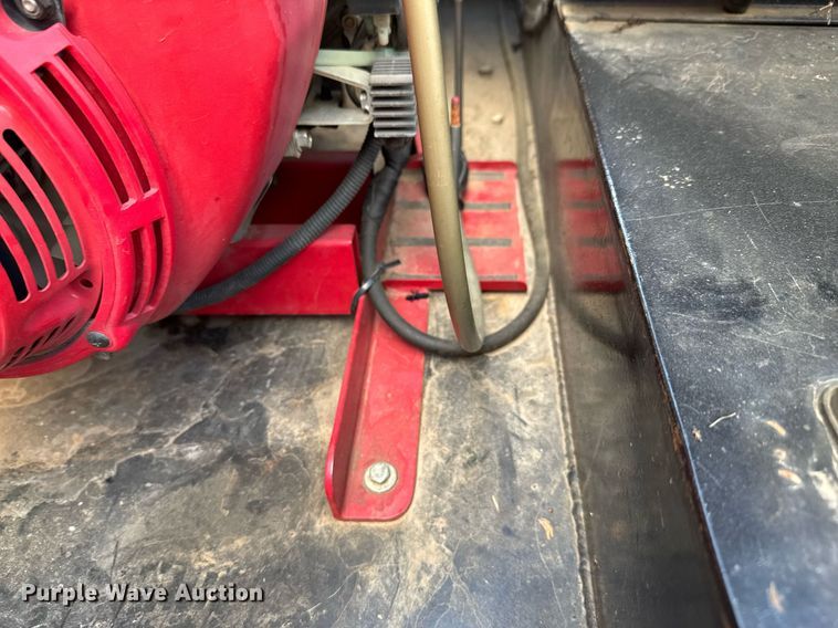 image for item DU9017 1997 International 4700 water truck