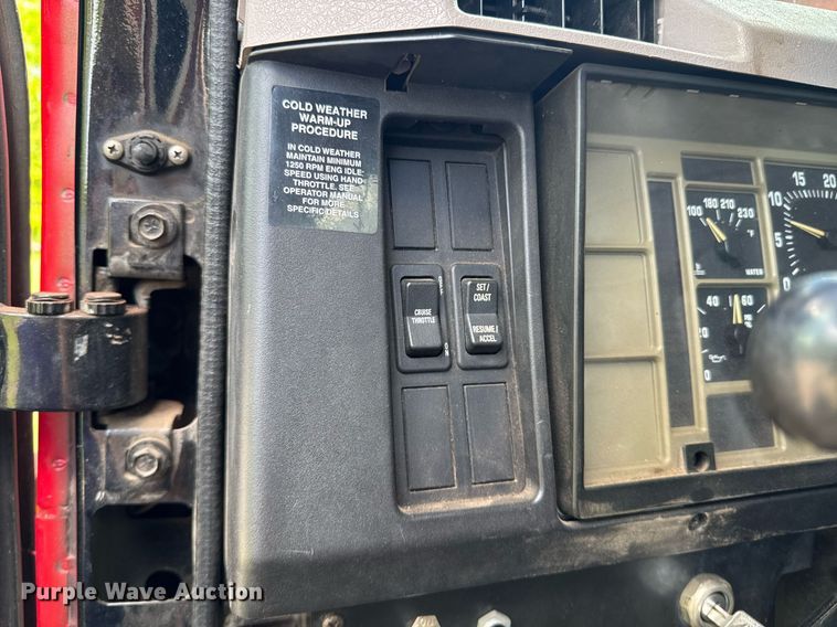 image for item DU9017 1997 International 4700 water truck