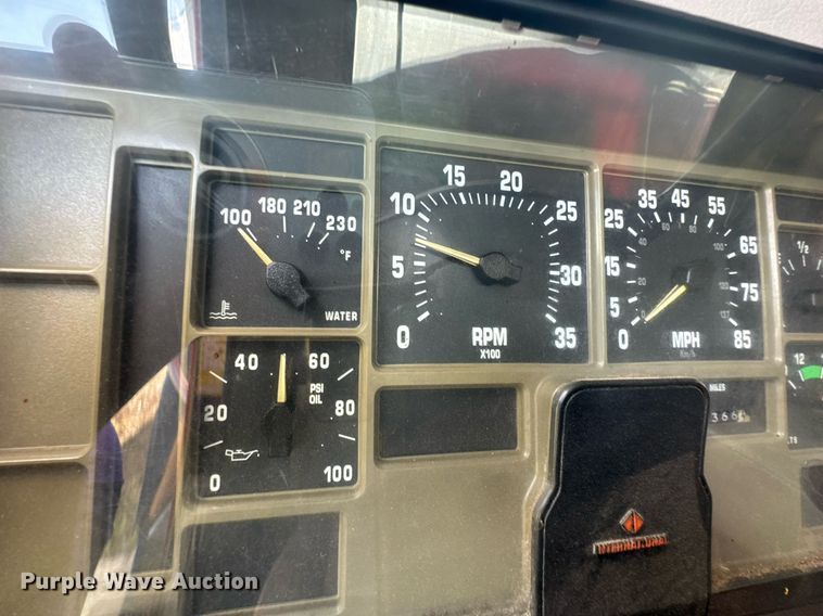 image for item DU9017 1997 International 4700 water truck